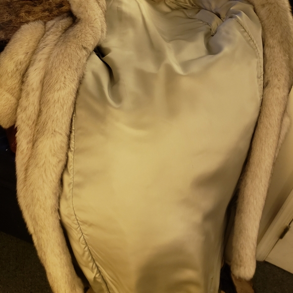 Blue Fox fur coat in good condition - Picture 4 of 15